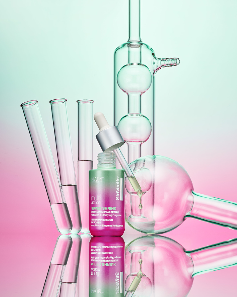 Partition - 22_03_08_StriVectin_Shot_03_SuperShrink_ScienceHero.jpg