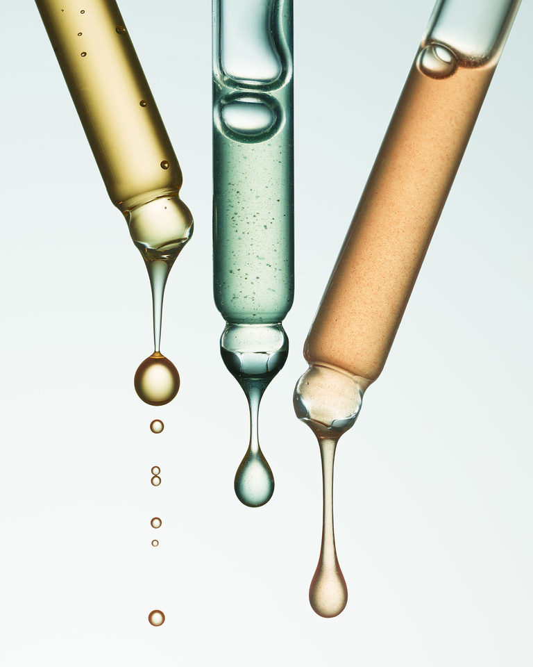 Partition - 22_03_08_StriVectin_Shot_09_SuperShrink_Droppers.jpg